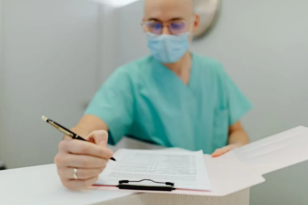 Photos gratuites de agent de santé, bureau, checklist